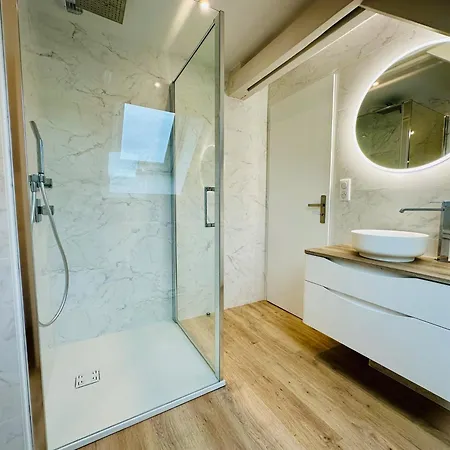 Maison De Charme Avec Vue Sublime Et Piscine A Debordement * Soucirac