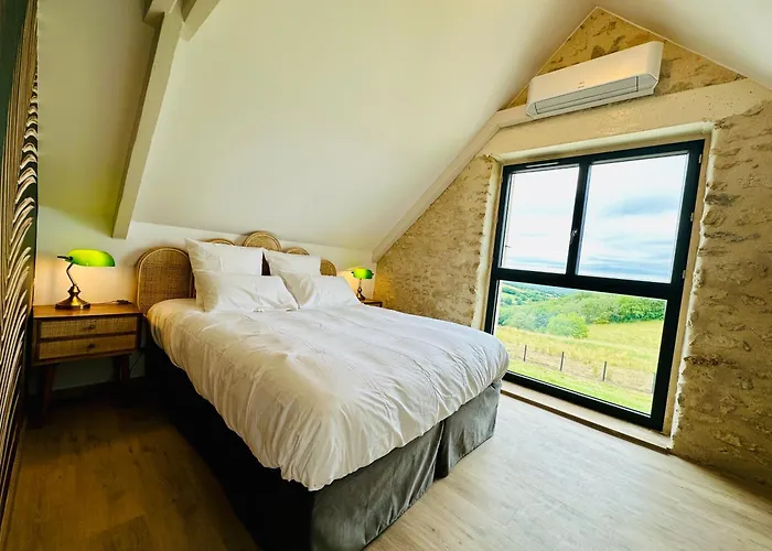 Maison De Charme Avec Vue Sublime Et Piscine A Debordement