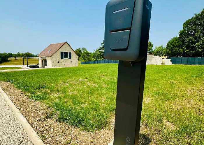 Villa Maison De Charme Avec Vue Sublime Et Piscine A Debordement Soucirac