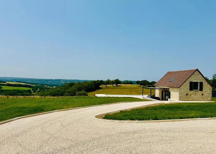 Maison De Charme Avec Vue Sublime Et Piscine A Debordement