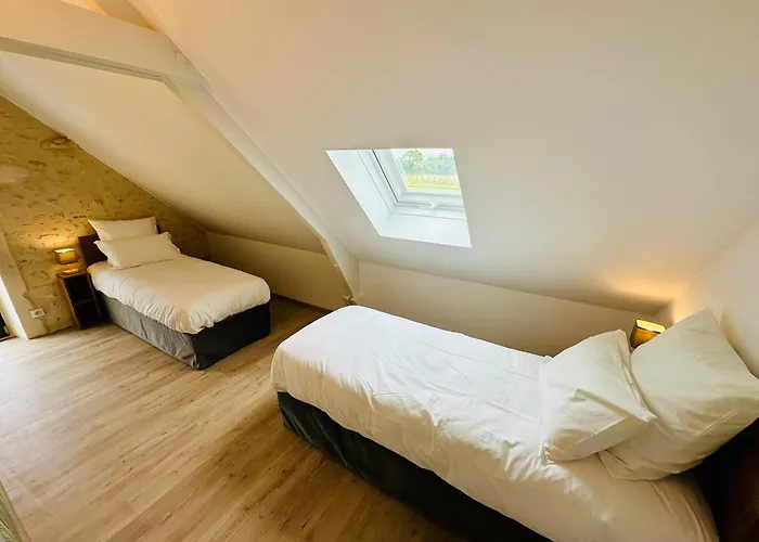 Maison De Charme Avec Vue Sublime Et Piscine A Debordement Villa Soucirac